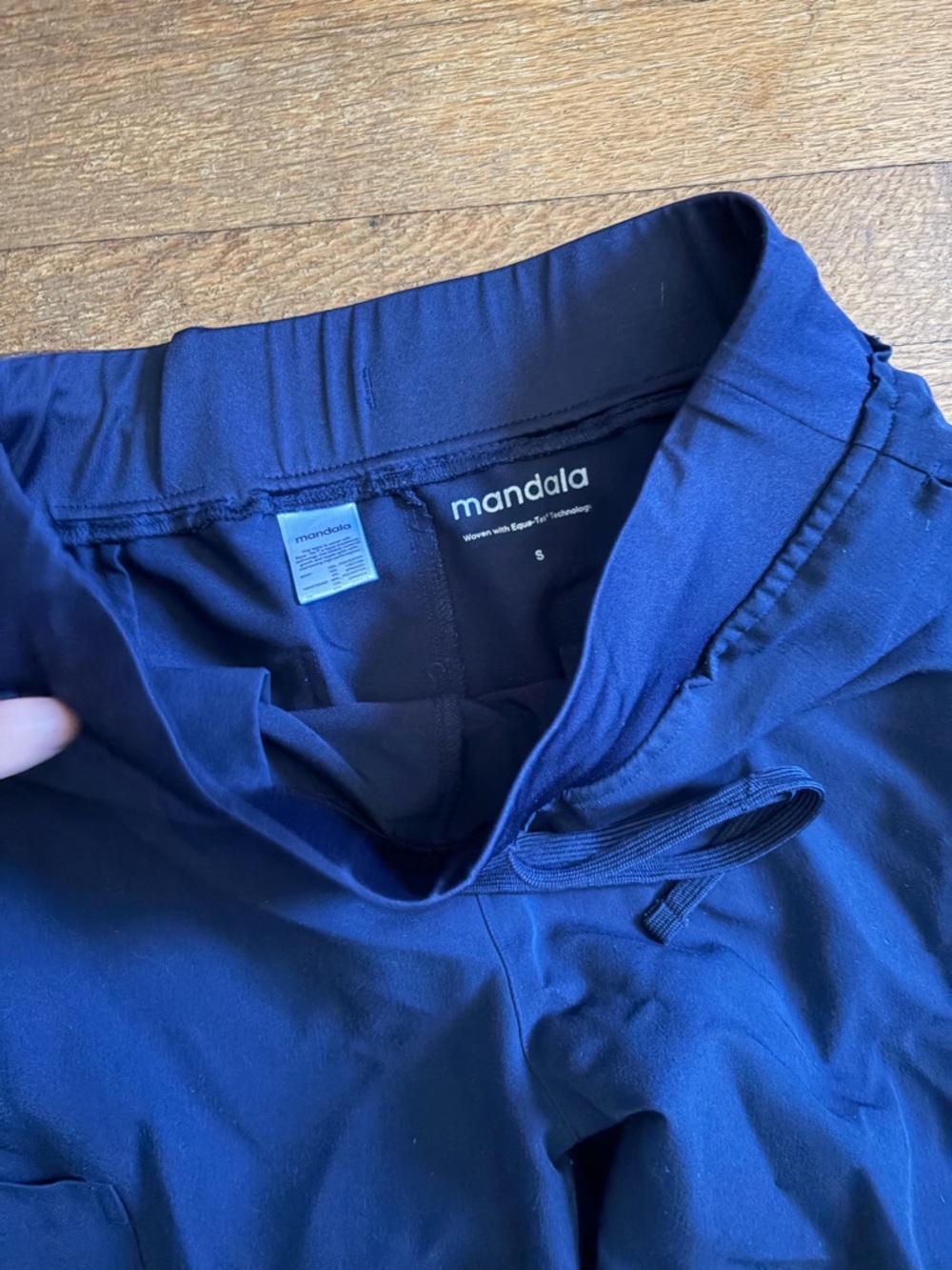 Womens Navy Drawstring Jogger scrubs - Picture 2 of 2